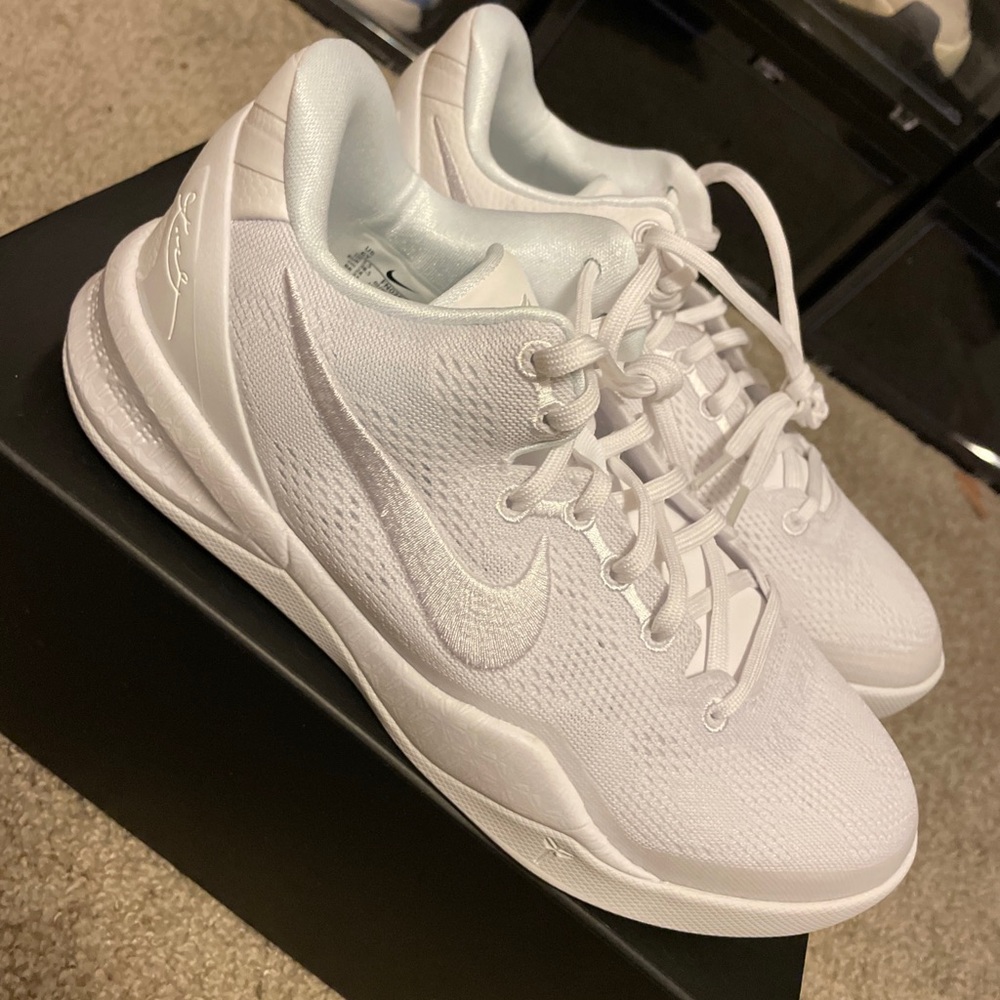 Kobe 8 Halo, Size 6Y